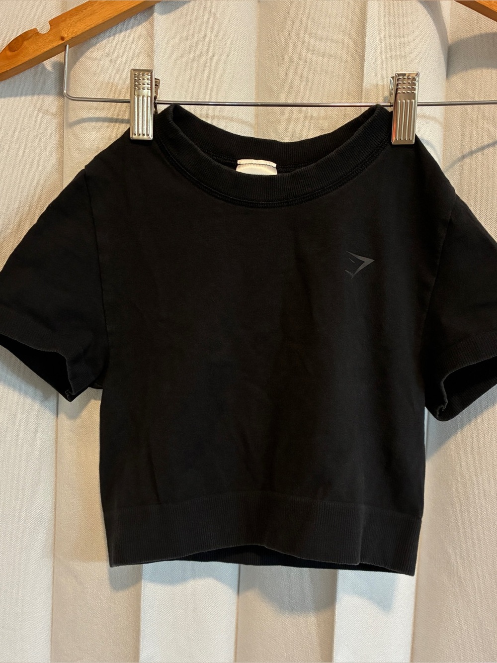 Gymshark Cropped T-Shirt Womens XS Black Logo Workout Gym Top Short Sleeve